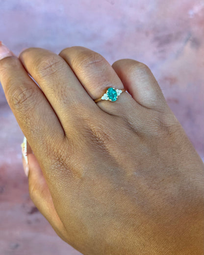Bague Trilogie Émeraude 0.65 carat &amp; Diamants "Fauve" - Elliade Paris