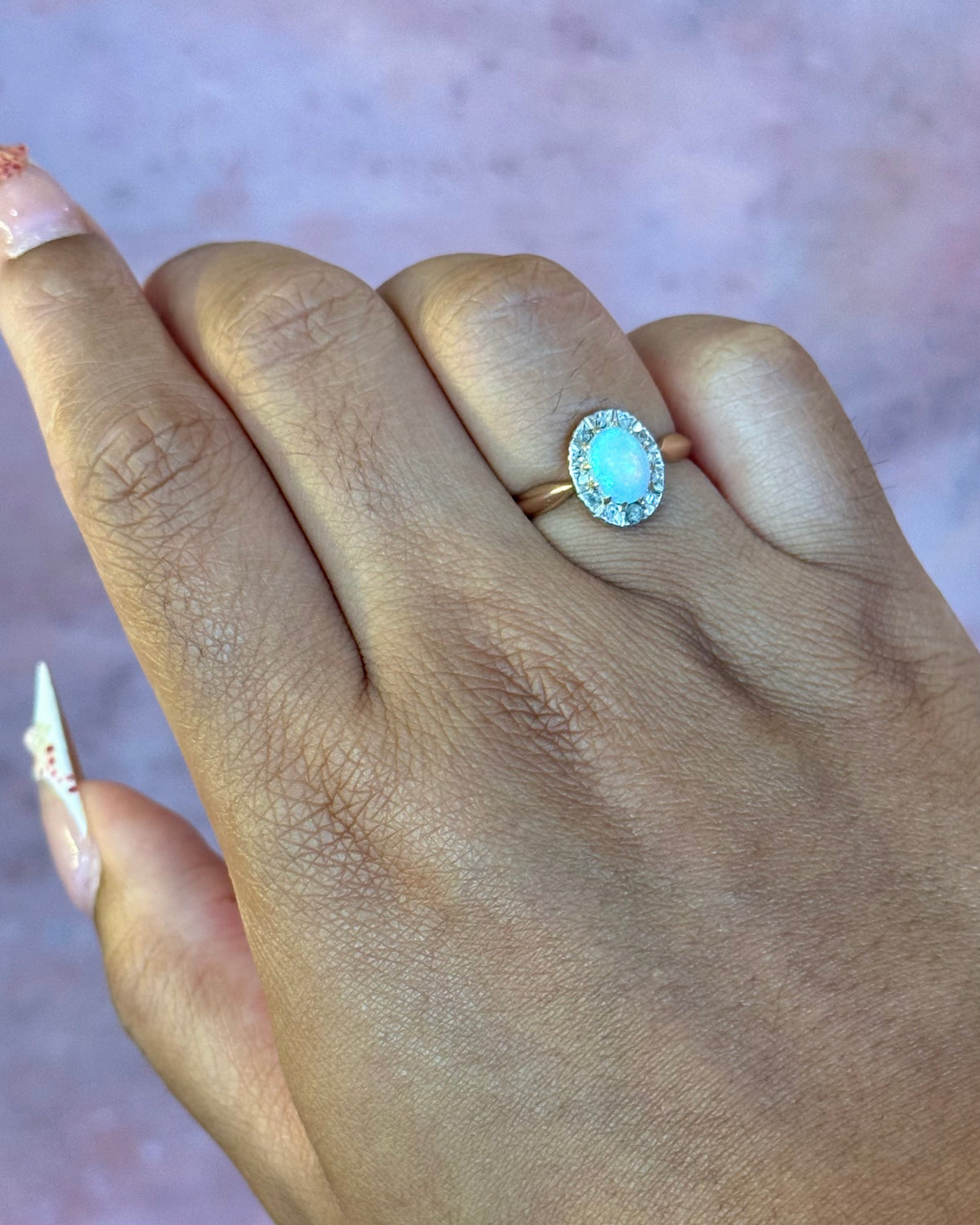 Anillo Margarita Ópalo 0.65 quilates y Diamantes "Ysoria"