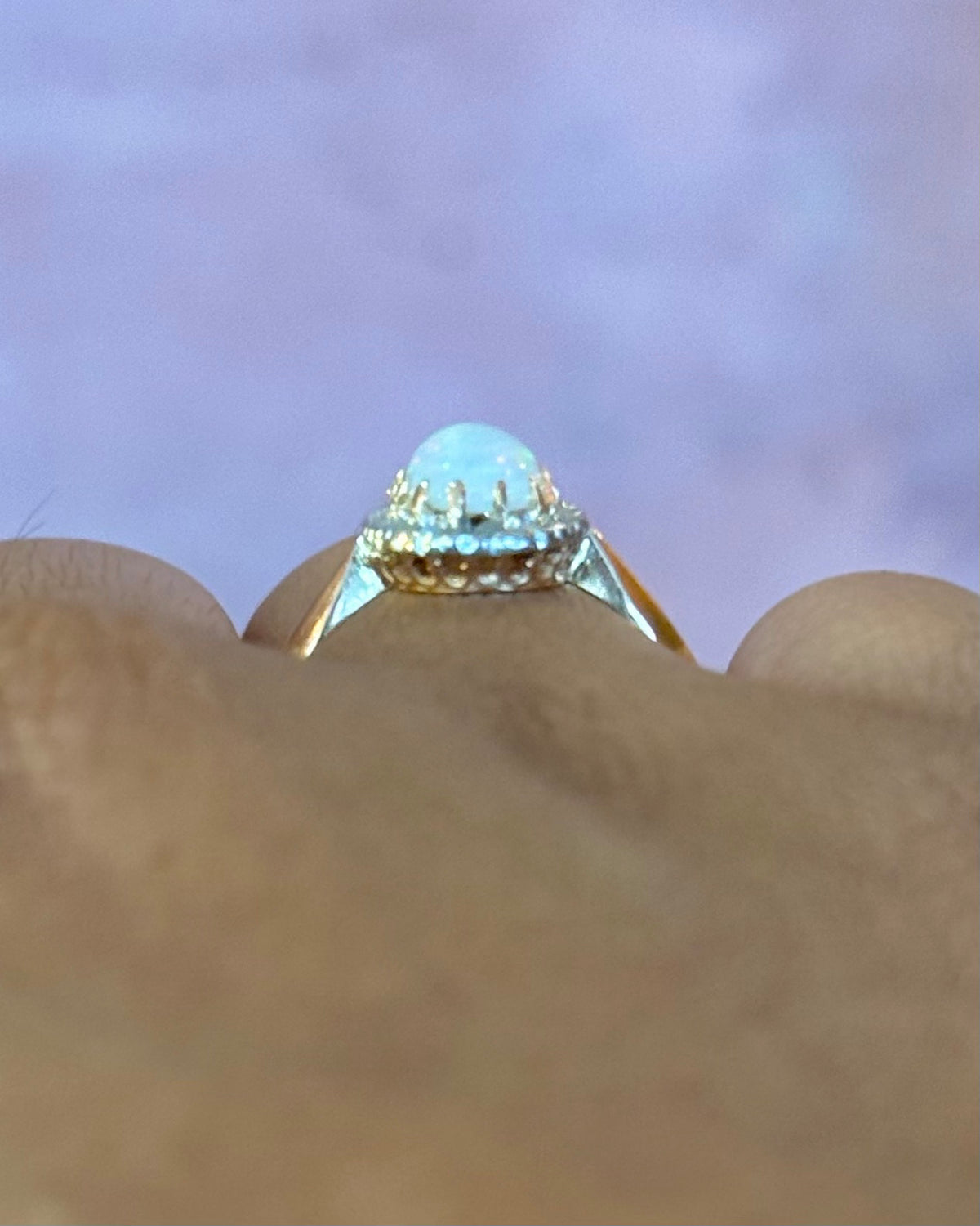 Anillo Margarita Ópalo 0.65 quilates y Diamantes "Ysoria"