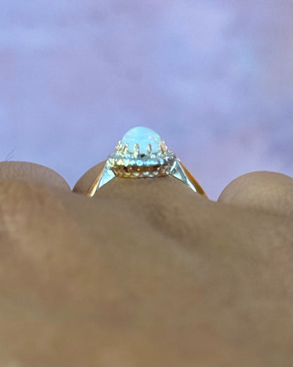 Anillo Margarita Ópalo 0.65 quilates y Diamantes "Ysoria"