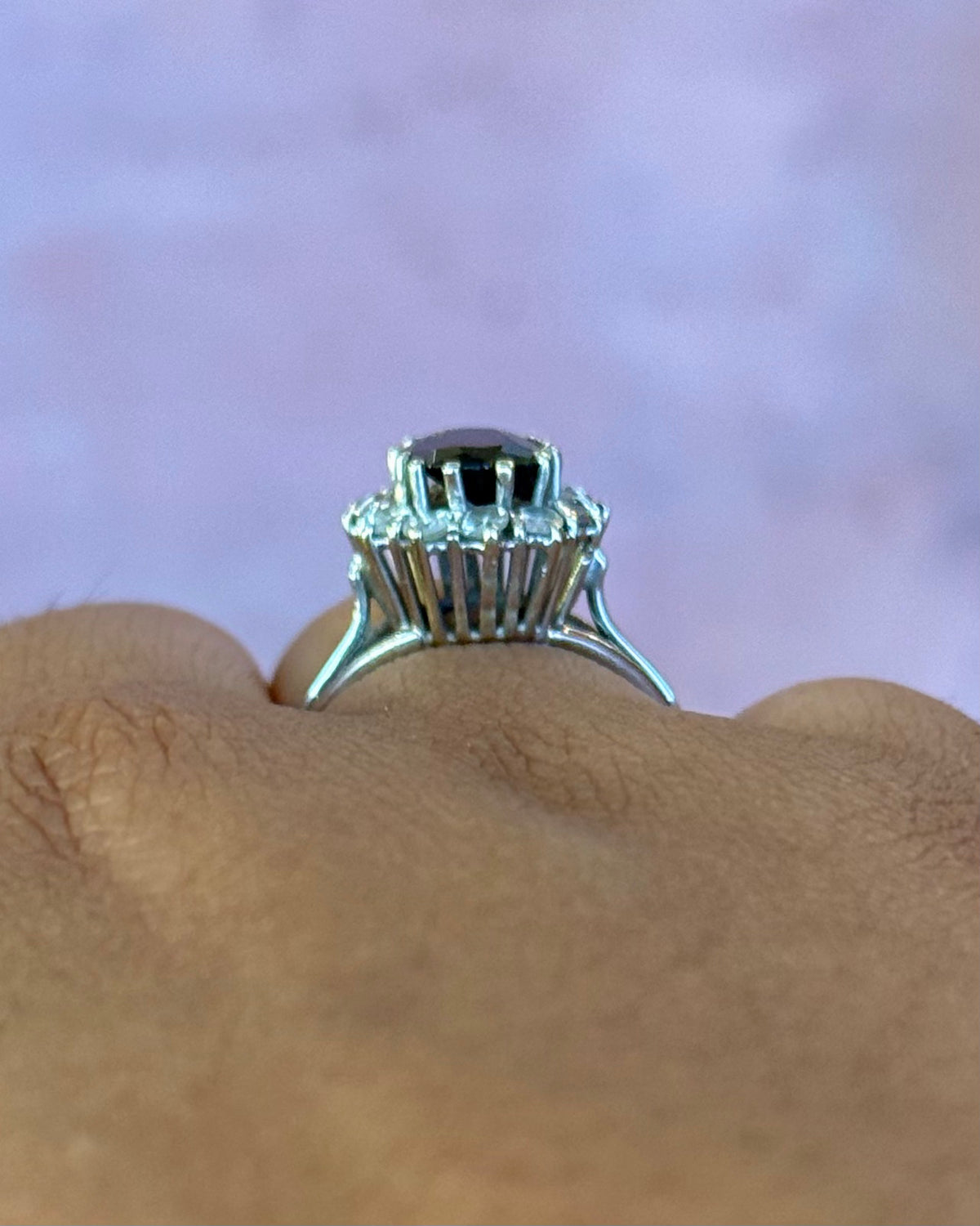 Anillo Marguerite Zafiro 1.60 quilates y Diamantes 0.60 quilates "Selma"