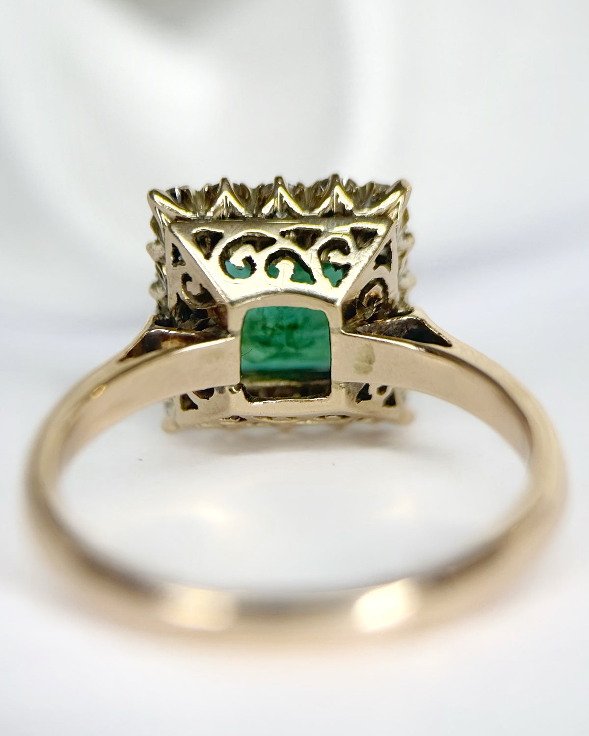 Bague Marguerite Émeraude 1.80 carat &amp; Diamants 0.36 carat "Eva"