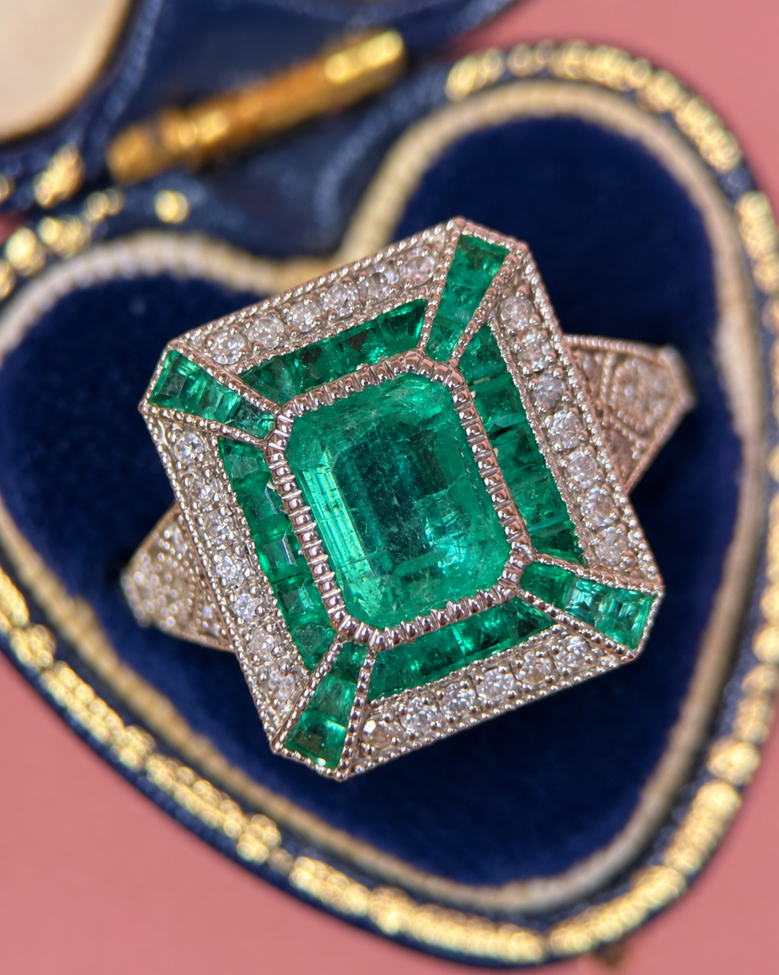 Art Deco-Style Ring Emeralds 1.74 carat &amp; Diamonds 0.24 carat "Océane"