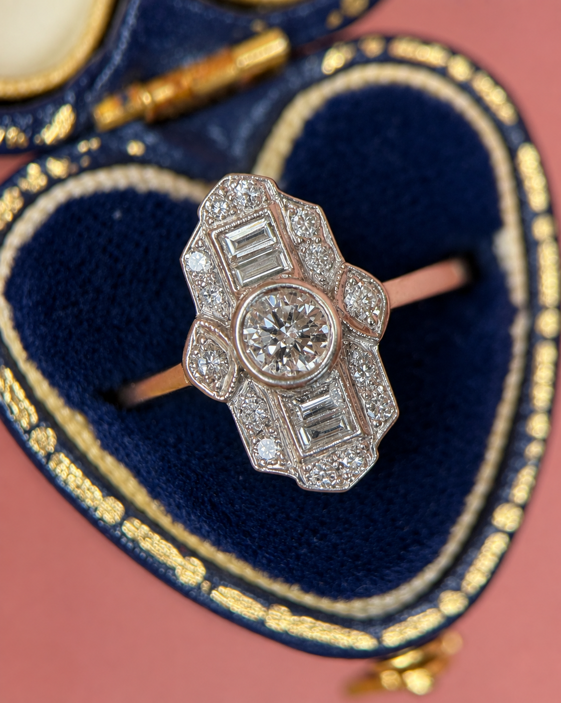 Anillo Art Déco con diamantes de 0.92 quilates «Sienna»