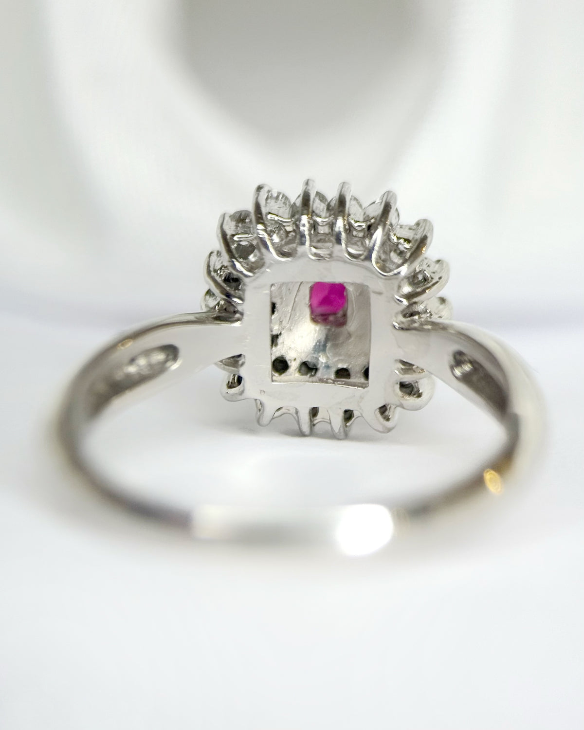 Anillo Marguerite Rubí de Mozambique 0,43 quilates y Diamantes 0,43 quilates "Monica"