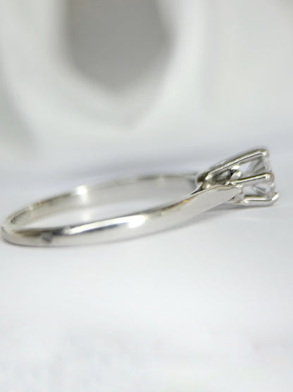 Bague Solitaire Diamant 0.35 carat F/VS2 "Viana"