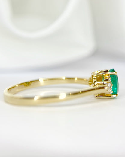 Bague Trilogie Émeraude 0.55 carat &amp; Diamants "Nadine"
