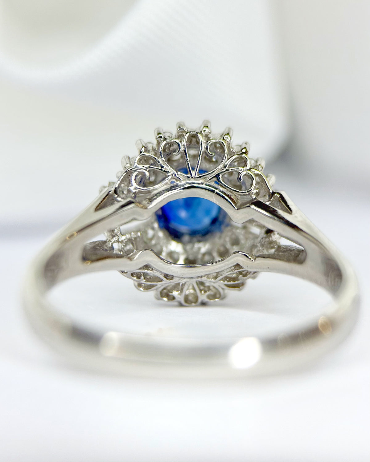 Bague Marguerite Saphir 0.60 carat &amp; Diamants 0.30 carat 4.04g "Lana"