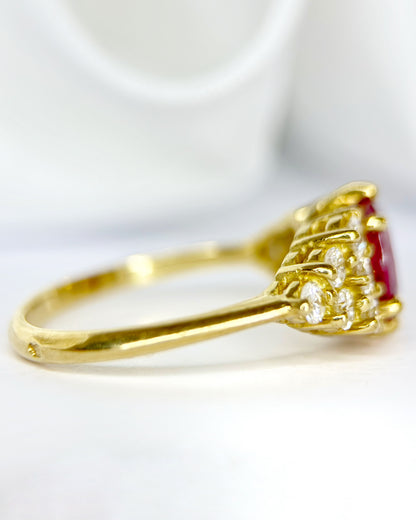 Anillo trilogía de rubíes de 1.65 quilates y diamantes de 0.48 quilates, 4,05 g, «Serena»