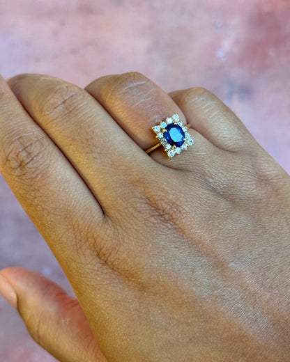 Anillo Margarita Zafiro de 1.71 quilates y Diamantes de 0.26 quilates "Zélie"