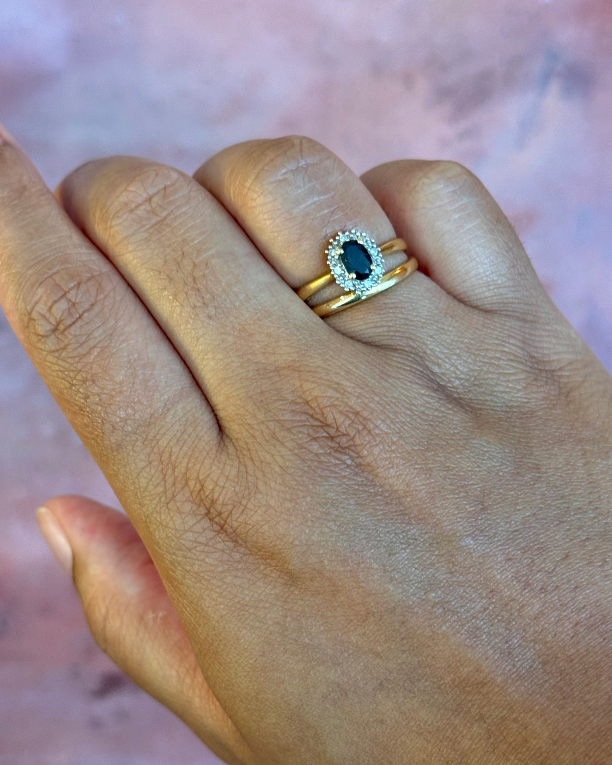 Anillo margarita de zafiro de 0.50 quilates y diamantes "Vera"