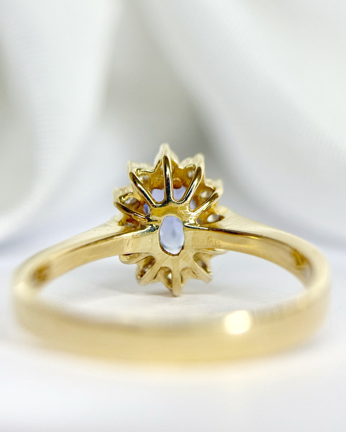 Anillo Margarita de tanzanita y diamantes «Asma»