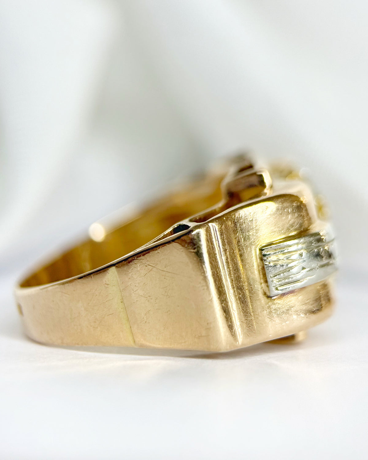 “Angelina” Tank ring with 0.28 carat diamonds, 4.29g