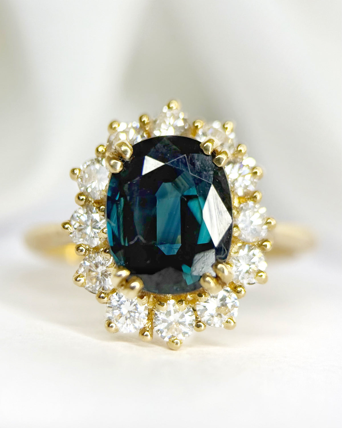 Bague Marguerite Saphir 2.66 carats &amp; Diamants 0.60 carat 4.26g "Leonnie"