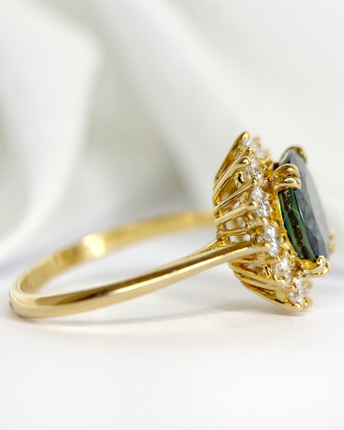Bague Marguerite Saphir 2.66 carats &amp; Diamants 0.60 carat 4.26g "Leonnie"