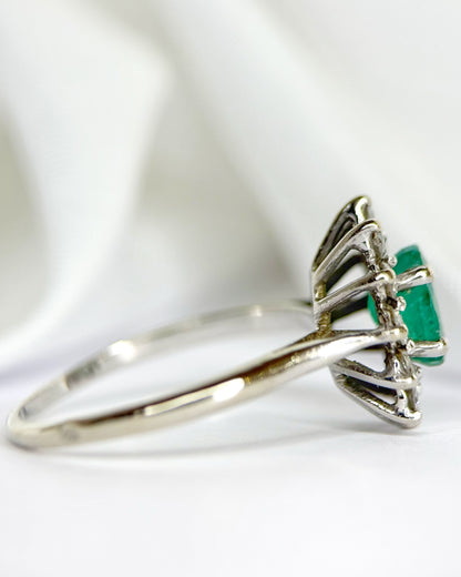 Bague Marguerite Émeraude 0.54 carat &amp; Diamants 0.24 carat "Philomène"