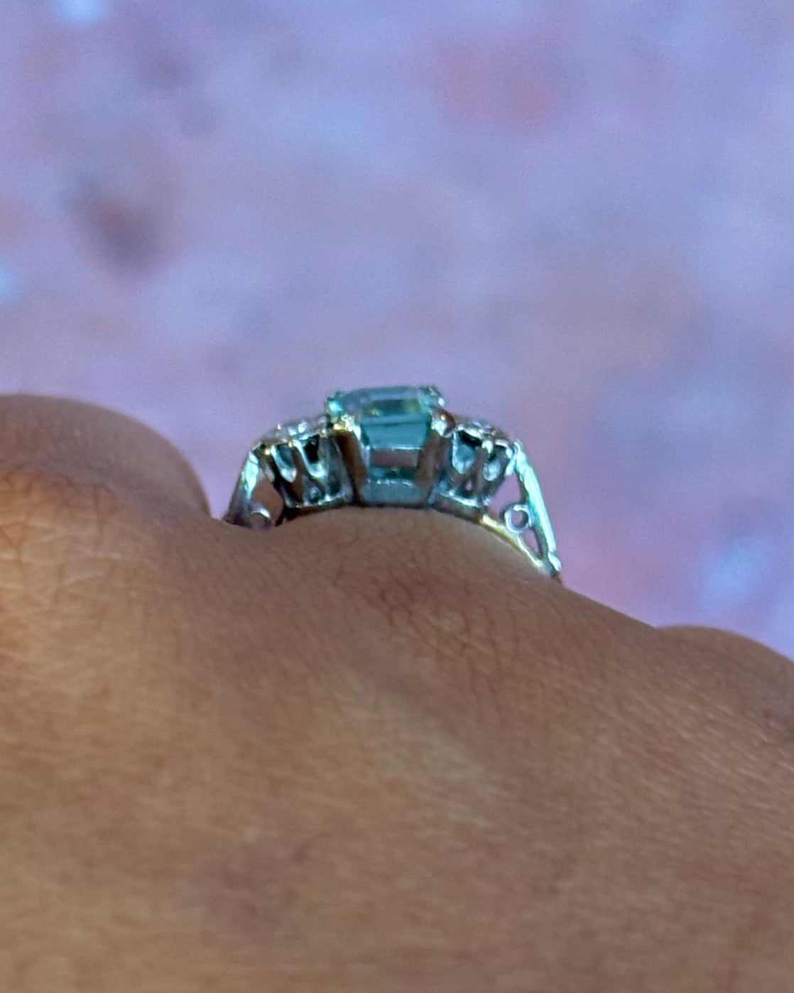 Anillo trilogía de turmalina de 1.02 quilates y diamantes «Laure»