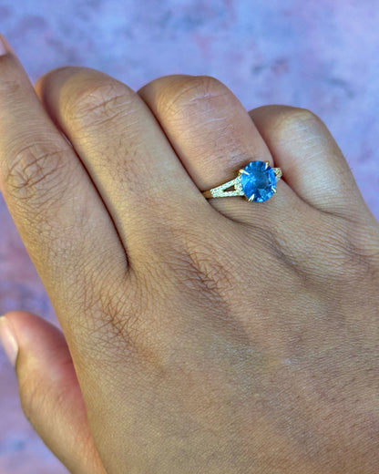 2.64-carat Sapphire &amp; Diamond Solitaire Ring "Romane"