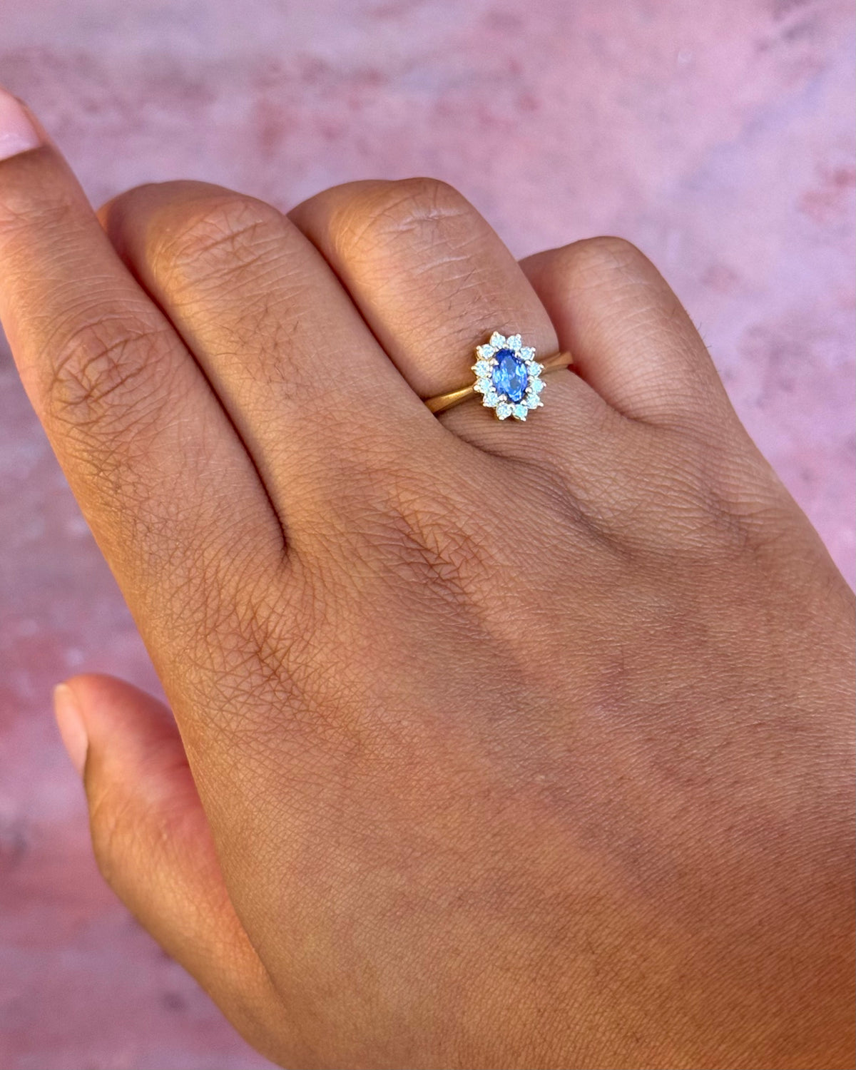 Anillo Margarita de tanzanita y diamantes «Asma»