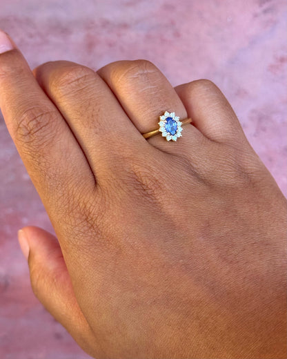 Anillo Margarita de tanzanita y diamantes «Asma»