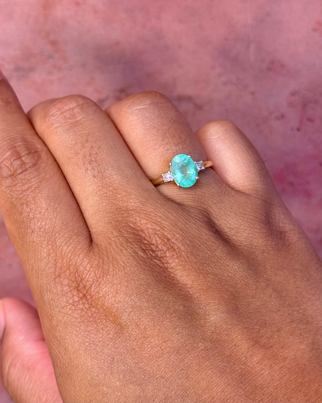 Anillo trilogía de esmeralda de 1.60 quilates y diamantes «Agathe»
