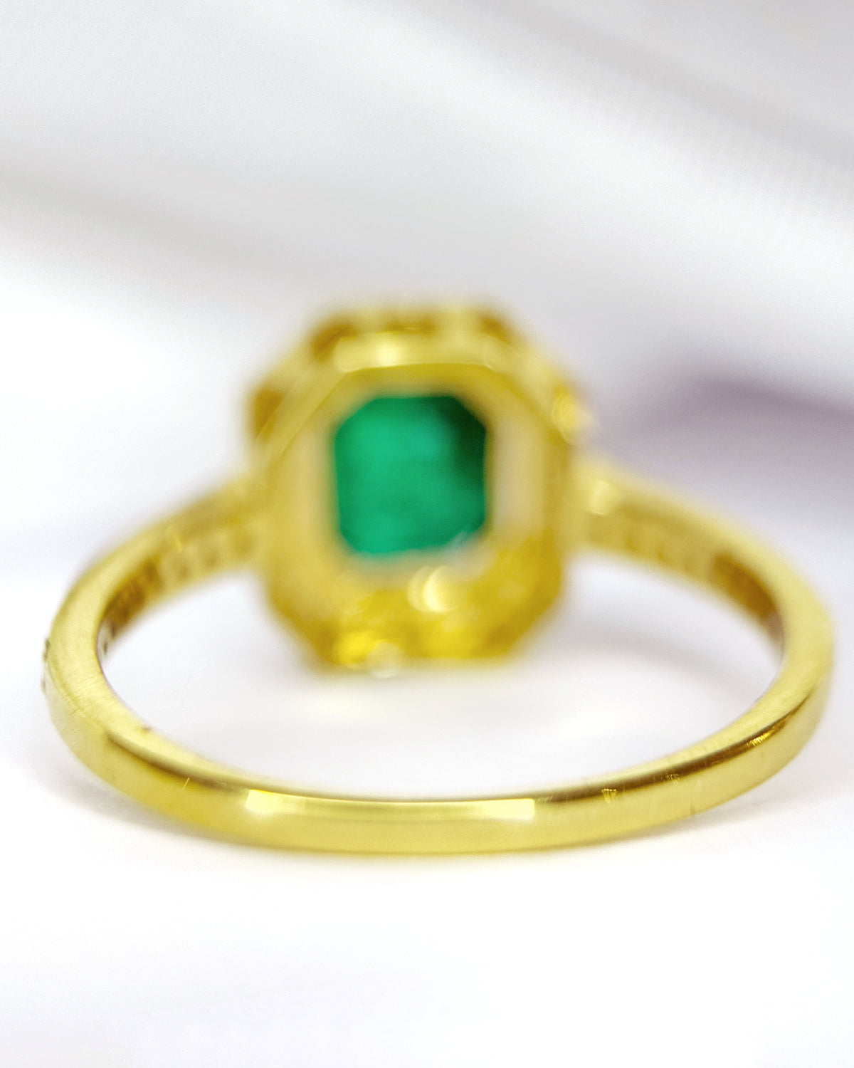 Art Deco-Style Emerald &amp; Diamond Ring "Rémi"