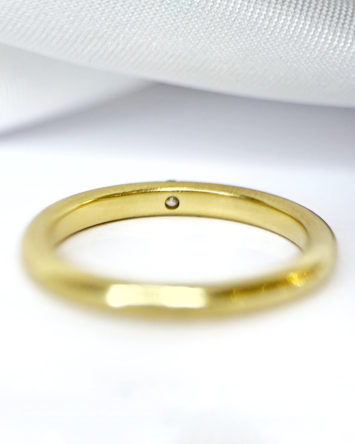 “Léa” Diamond Solitaire Band Ring in Gold 4g