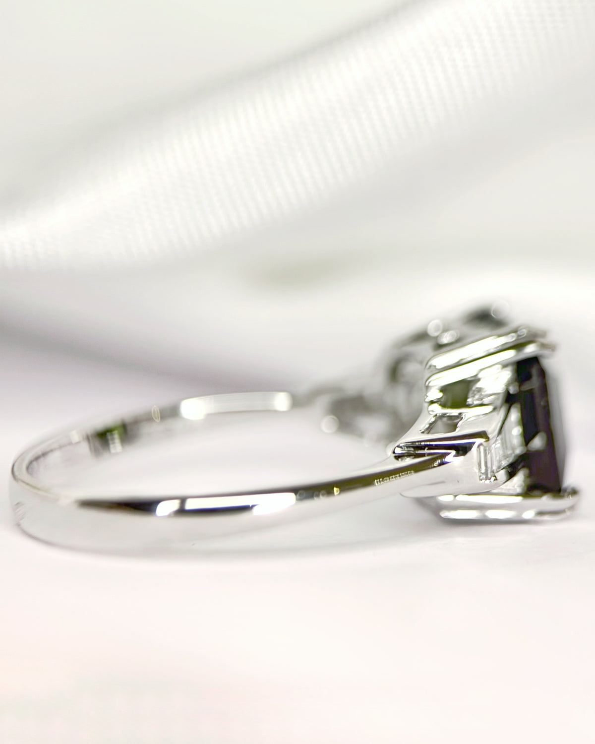 2.54-carat Tourmaline Trilogy Ring &amp; Diamonds "Véridise"