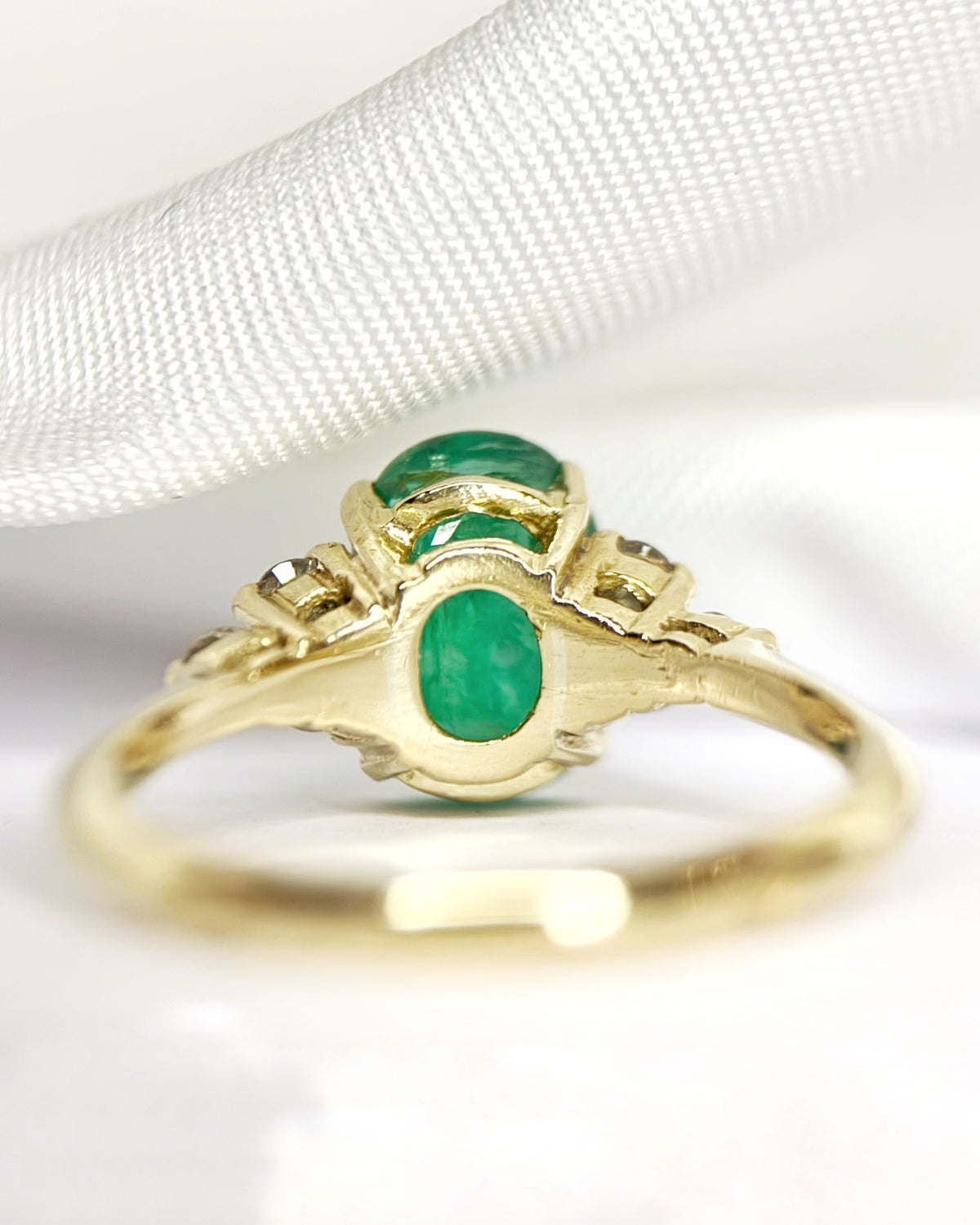 Bague Trilogie Émeraude 1.10 carat &amp; Diamants "Barbara"