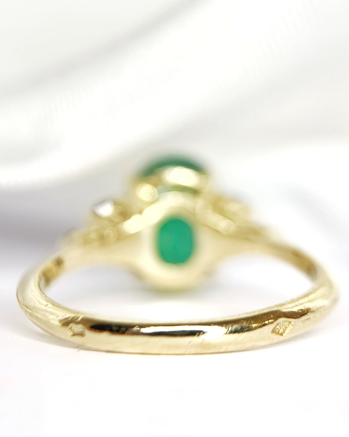 Bague Trilogie Émeraude 1.10 carat &amp; Diamants "Barbara"