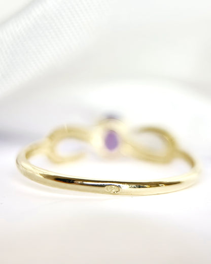 “Sabrina” Amethyst Solitaire Ring
