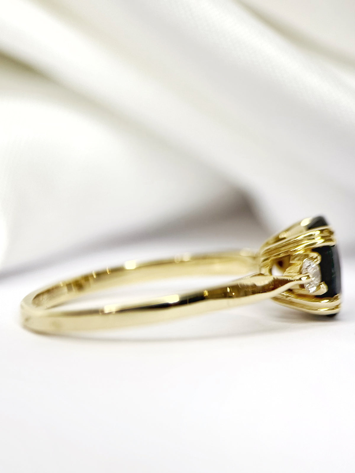 1.63-carat Sapphire and Diamond Trilogy Ring "Mireille"