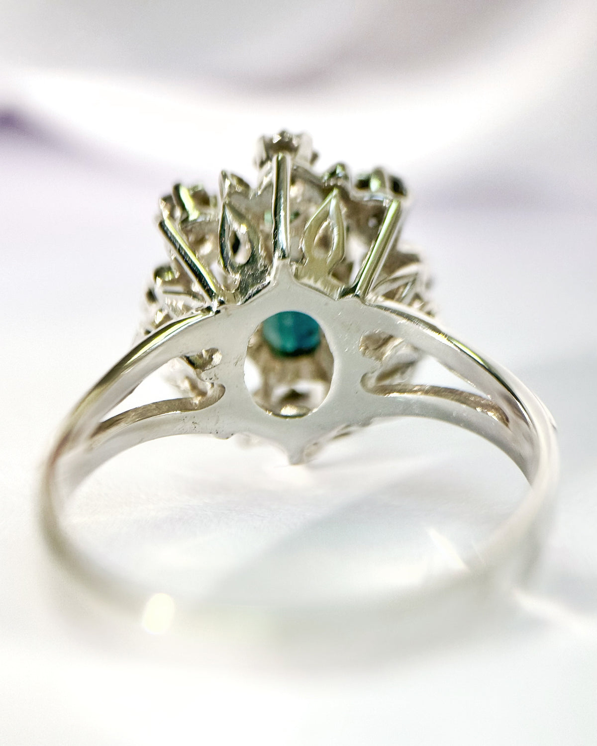Bague Marguerite Saphir 1.20 carat &amp; Diamants "Julienne"