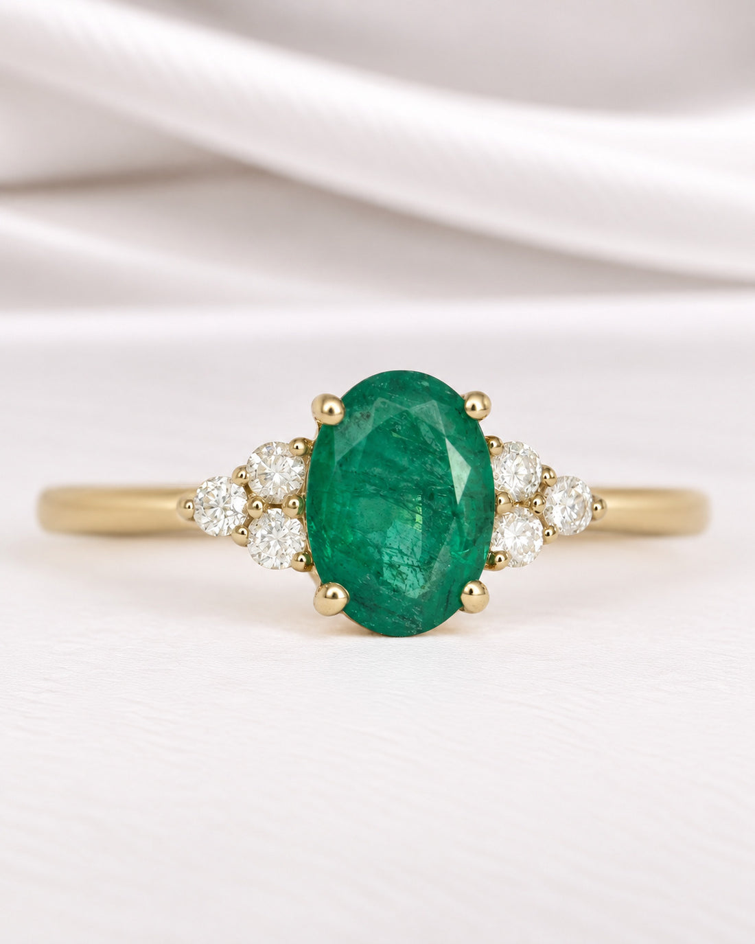 Bague Trilogie Émeraude 0.76 carat &amp; Diamants "Vanessa"