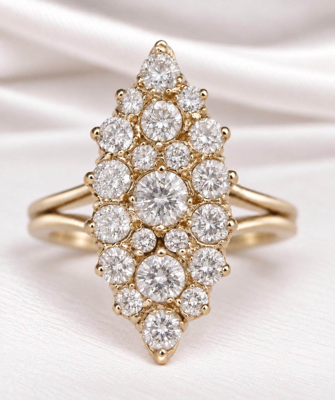 Bague Marquise Diamants 1.15 carat  &amp; Or 18 carats 5.37g "Gloire"
