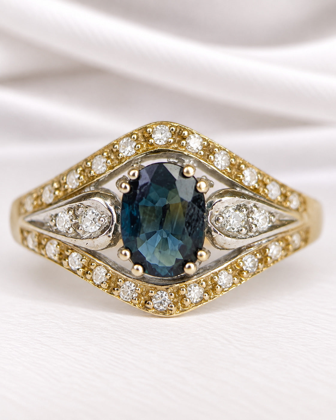 Bague Bandeau Saphir 0.70 carat &amp; Diamants 0.28 carat "Eliane"
