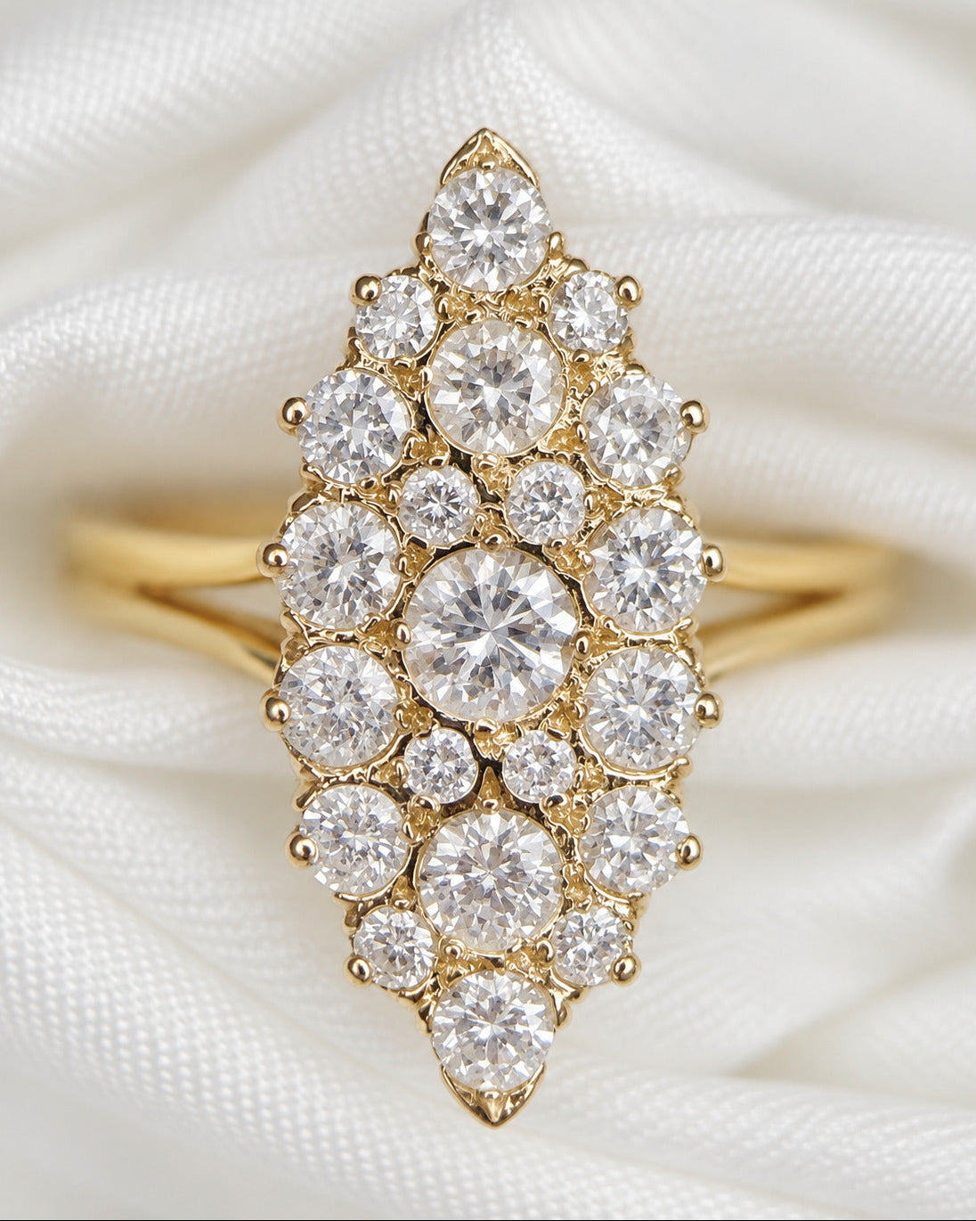 Bague Marquise Diamants 1.15 carat  &amp; Or 18 carats 5.37g "Gloire"