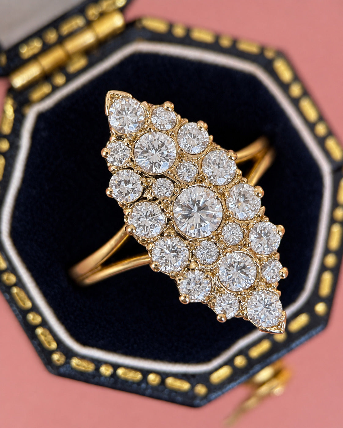 Bague Marquise Diamants 1.15 carat  &amp; Or 18 carats 5.37g "Gloire"