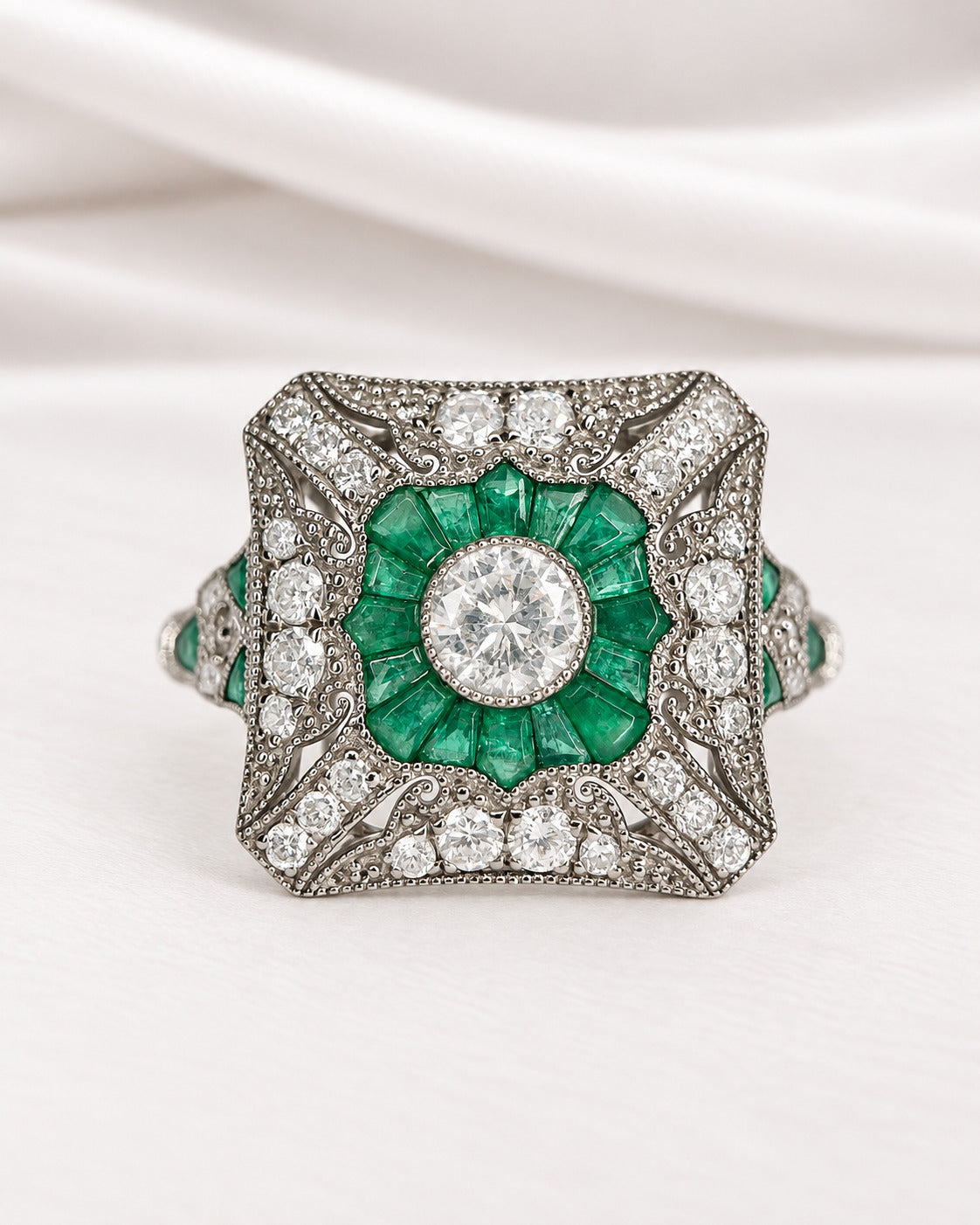 Art Deco-Style Diamond Ring 0.77 carat &amp; Emeralds "Isolde"