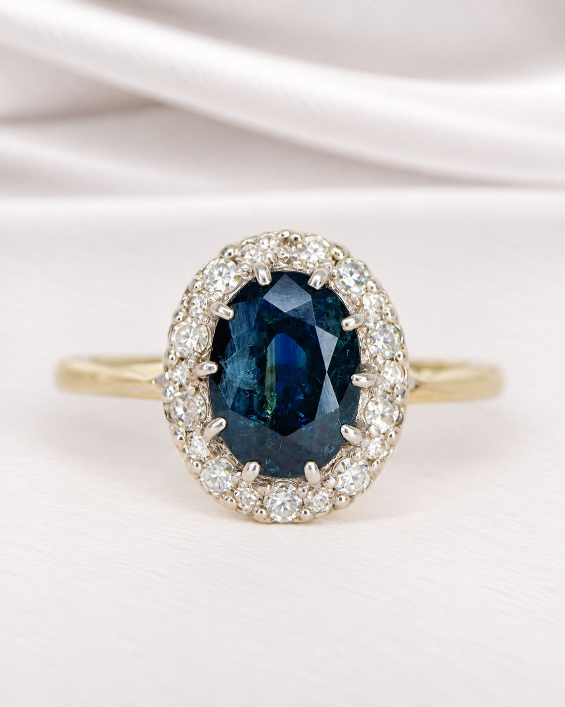 Bague Marguerite Saphir 1.40 carat &amp; Diamants 0.25 carat "Tiffaine"
