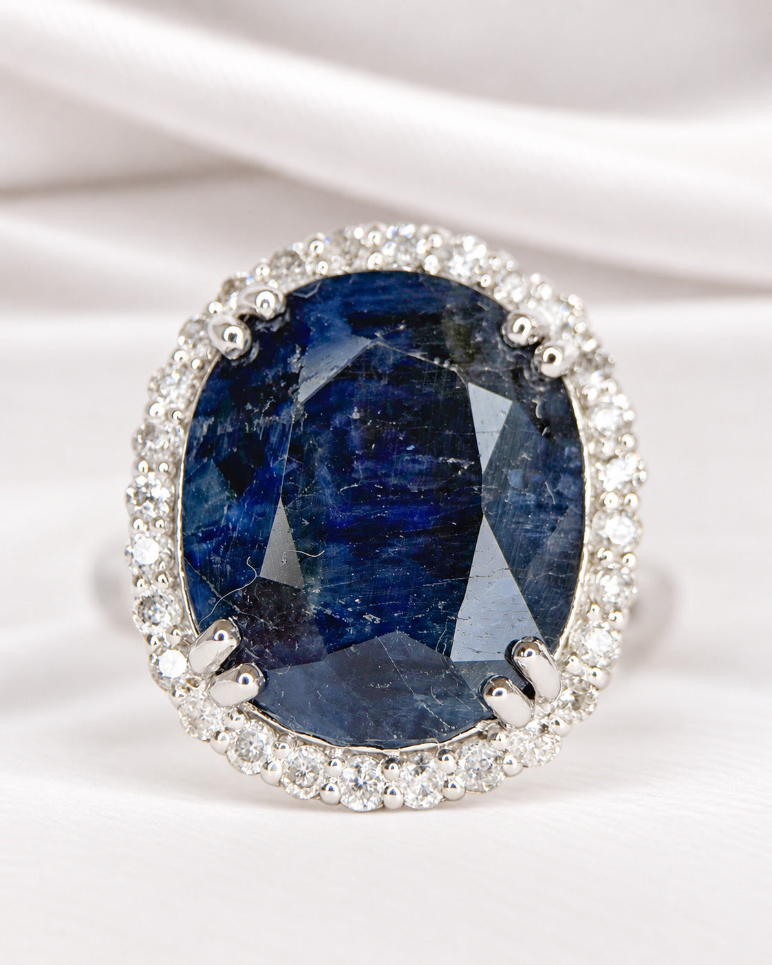 Anillo Margarita de zafiro de 12.17 quilates y diamantes de 0.50 quilates, 8.75 g, «Sofia»