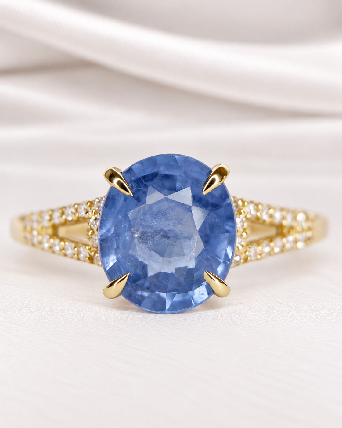 2.64-carat Sapphire &amp; Diamond Solitaire Ring "Romane"