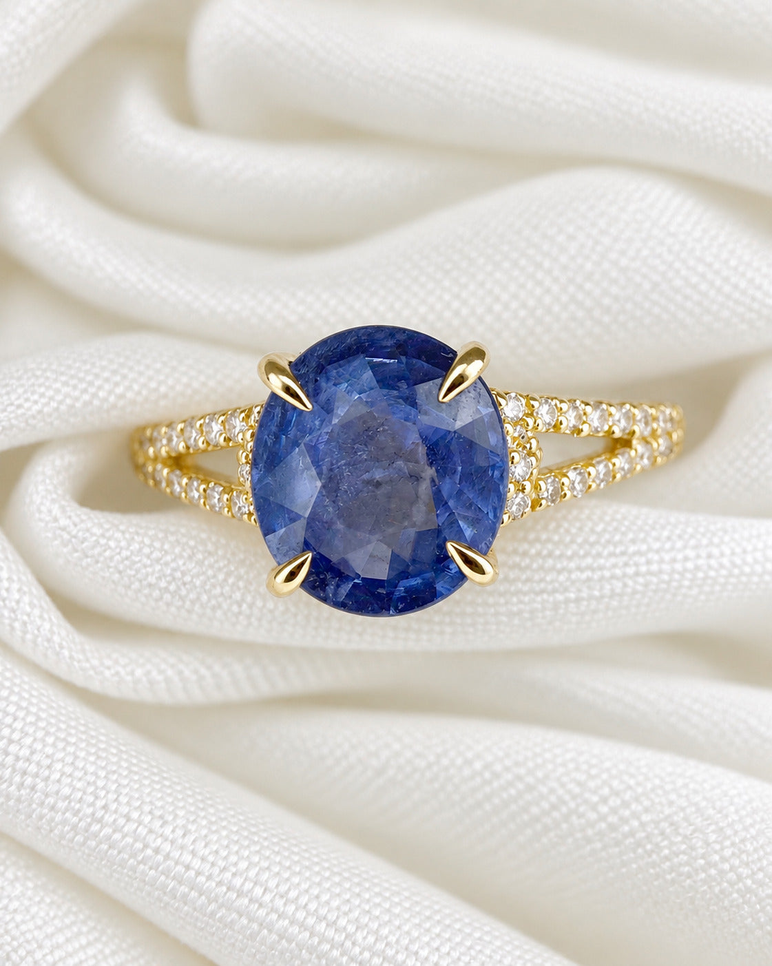 2.64-carat Sapphire &amp; Diamond Solitaire Ring "Romane"