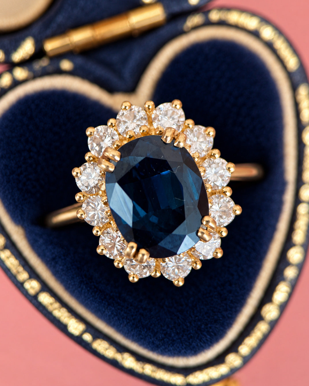 Bague Marguerite Saphir 2.66 carats &amp; Diamants 0.60 carat 4.26g "Leonnie"