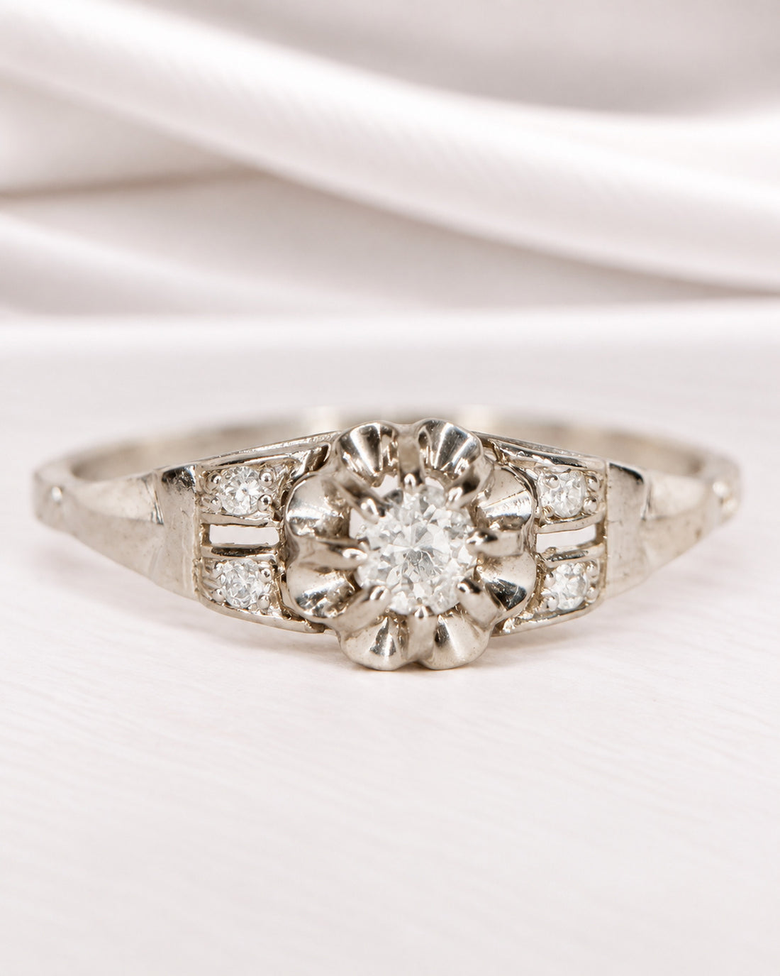 Art Deco Diamond Ring "Cyrielle"
