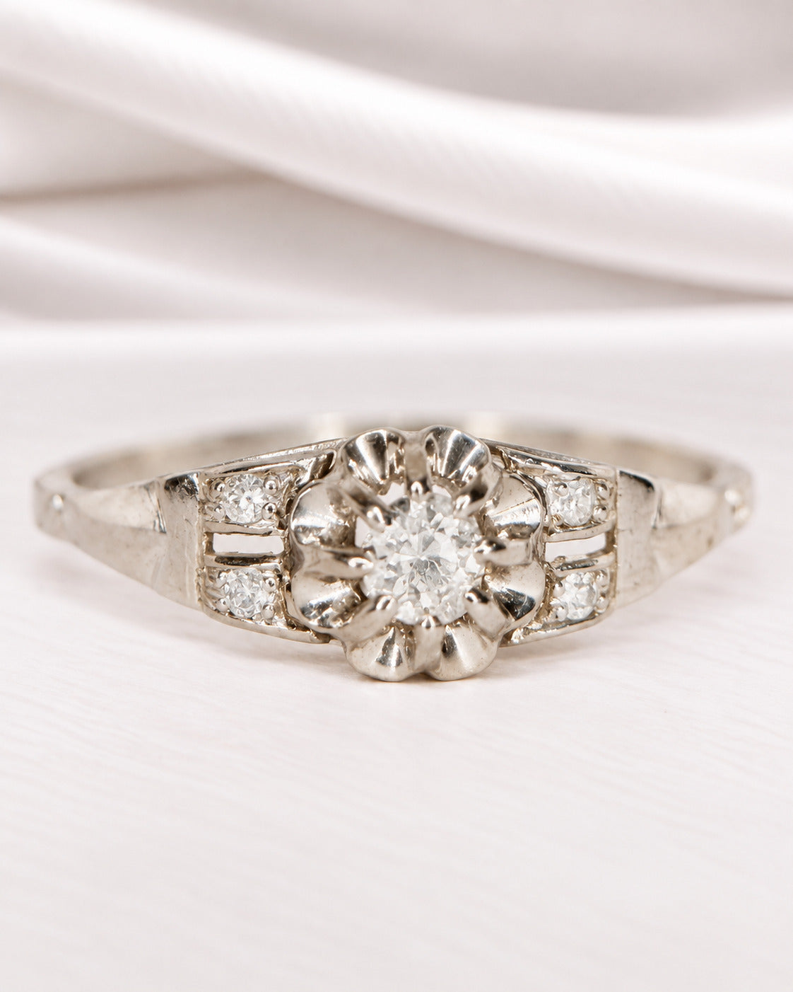 Art Deco Diamond Ring "Cyrielle"