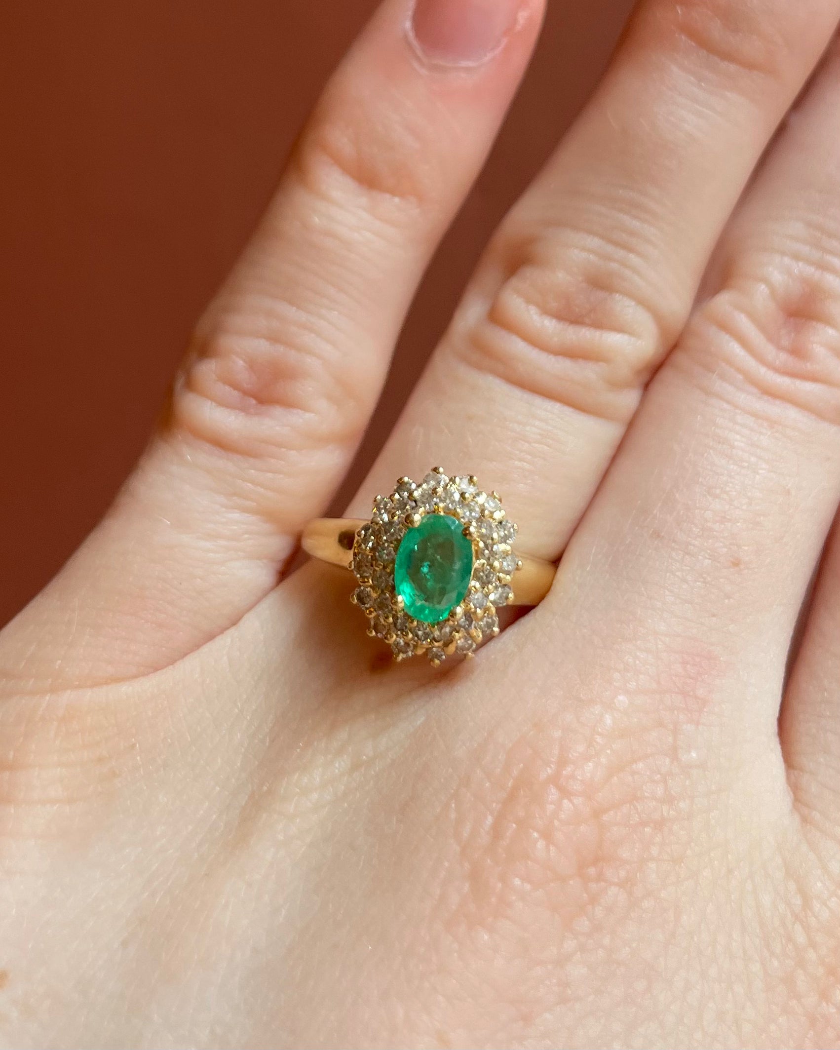 Bague Marguerite Émeraude 0.60 carat &amp; Diamants “Mazarine”