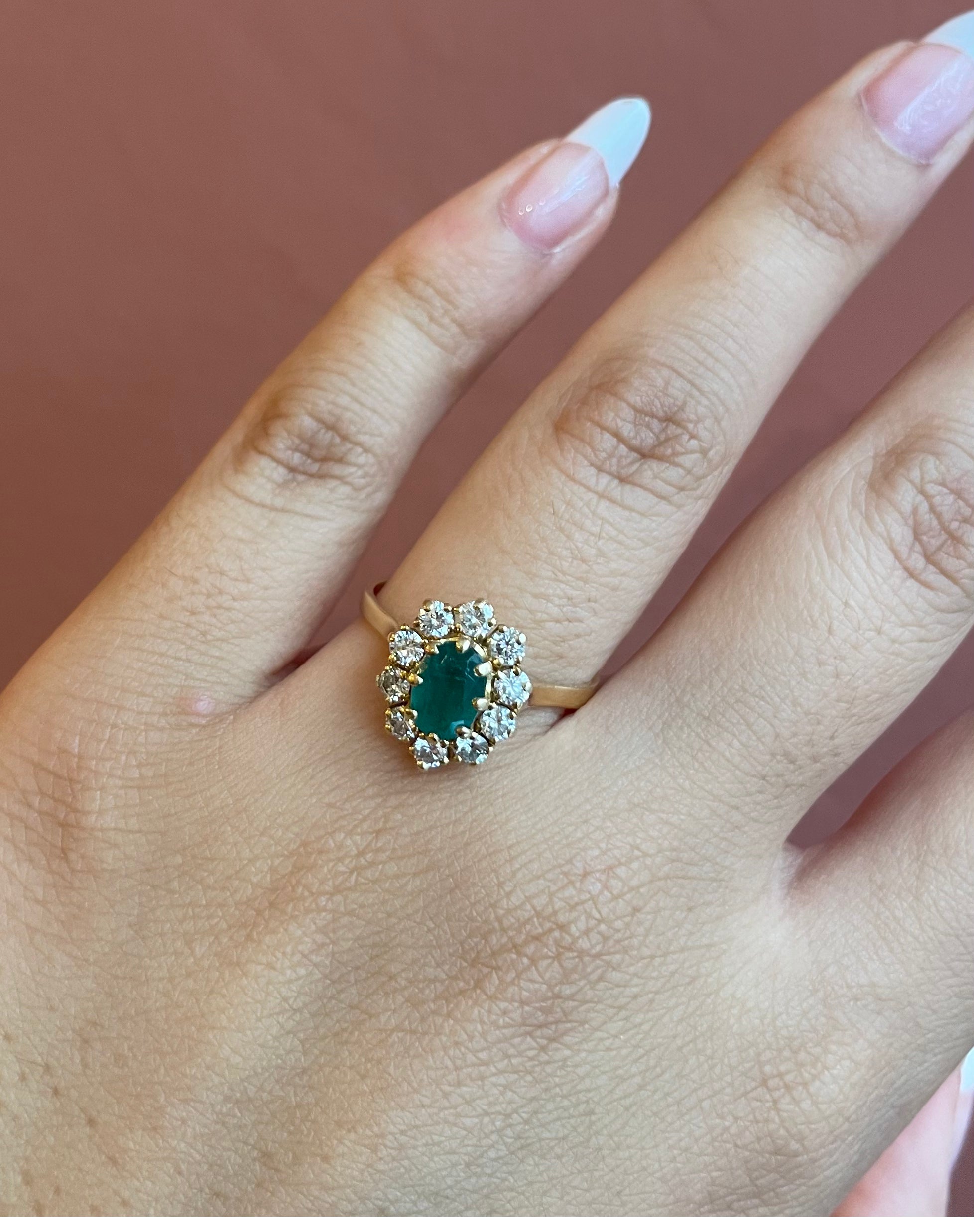 Bague Marguerite Emeraude 0.78 carat &amp; Diamants “Cécilia”