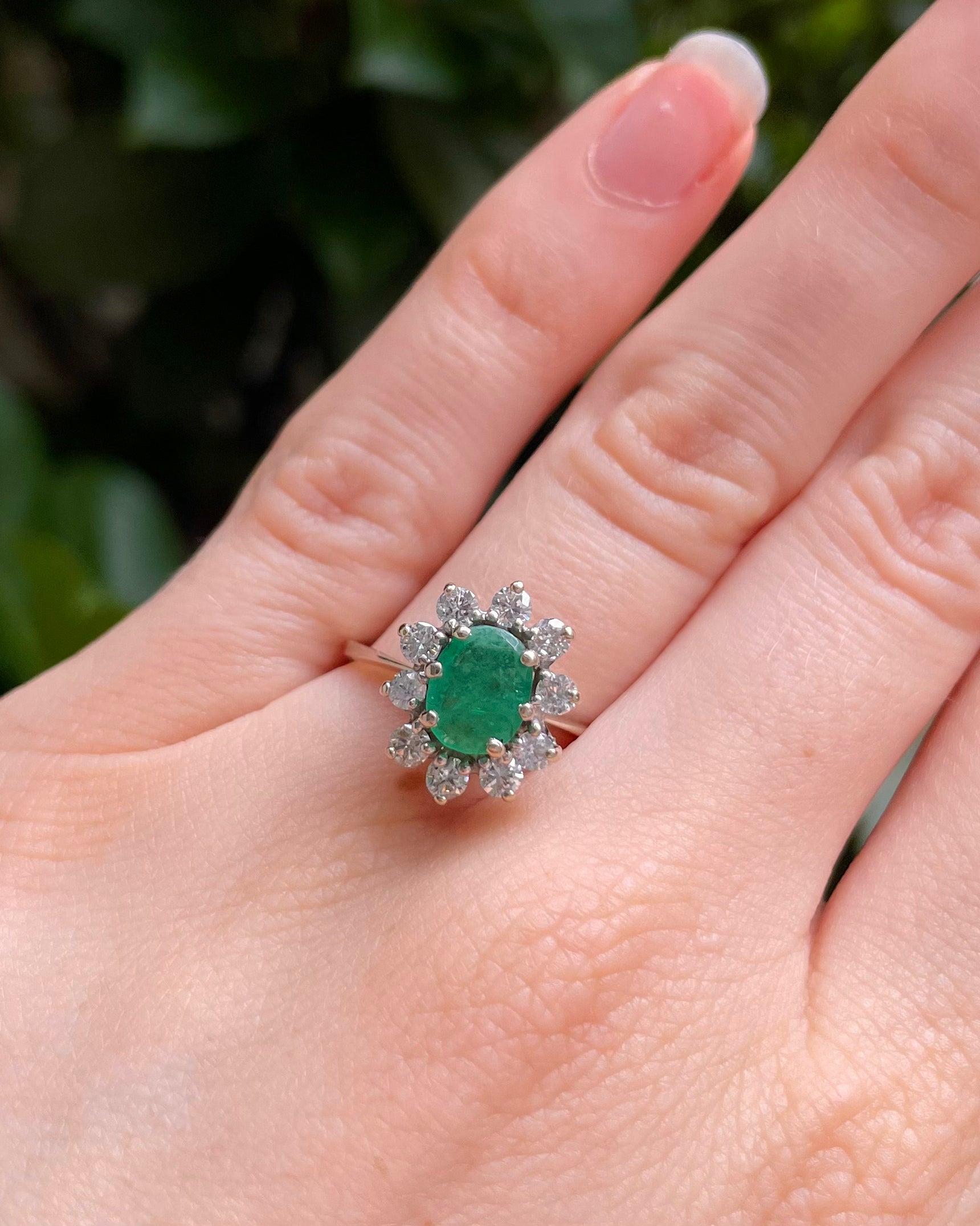 Bague Marguerite Émeraude 1.30 carat &amp; Diamants "Zyra"