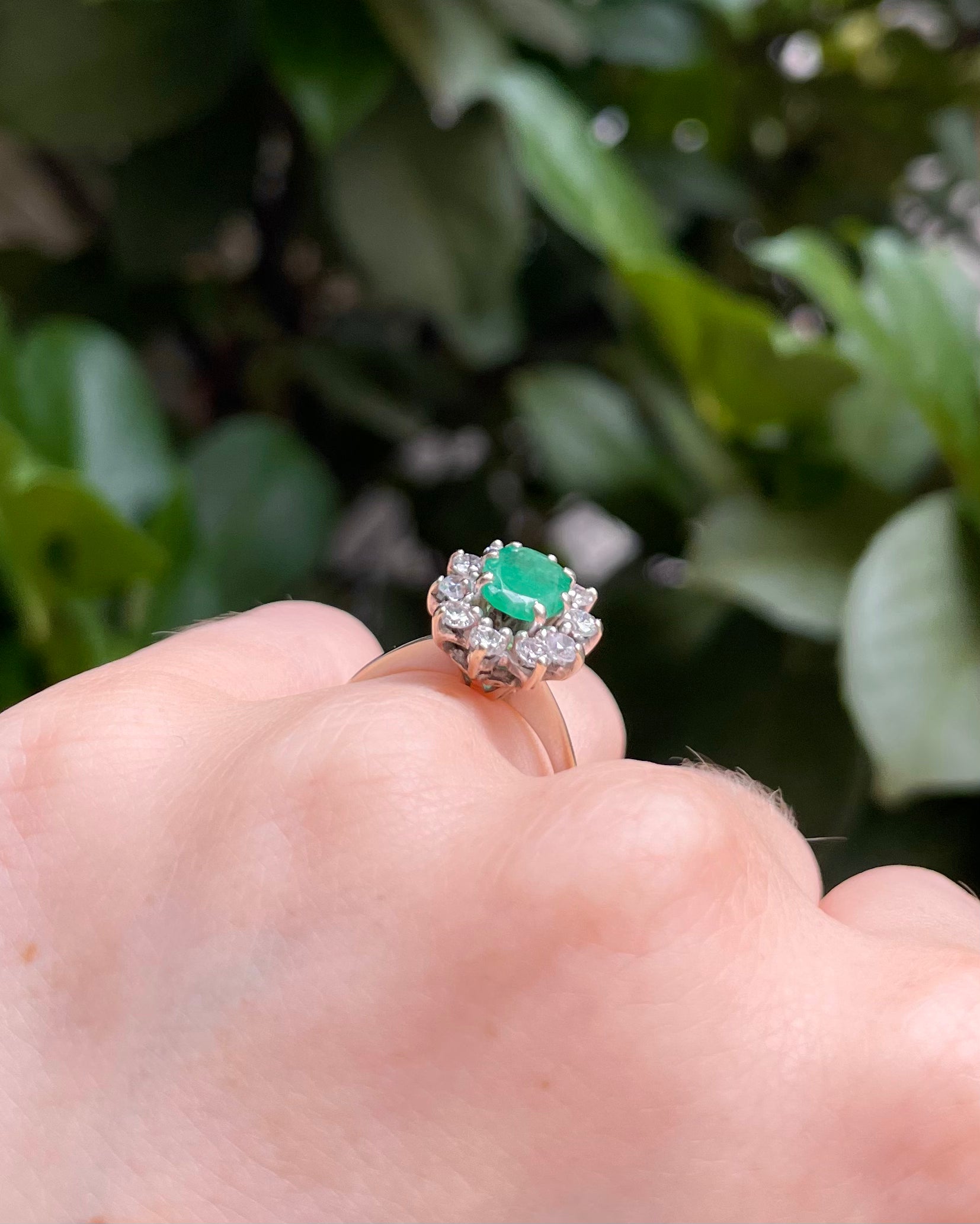 Bague Marguerite Émeraude 1.30 carat &amp; Diamants "Zyra"
